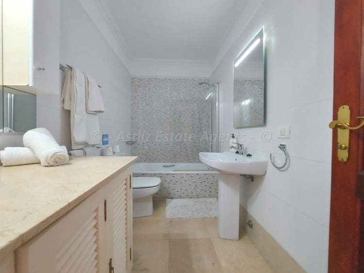 3 soveværelse Villa til salg i Los Gigantes med swimmingpool - € 545.000 (Ref: 6243336)