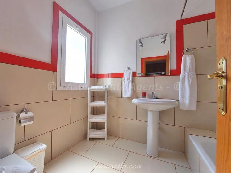 4 soverom Villa til salgs i Playa Paraiso med garasje - € 1 400 000 (Ref: 6917571)