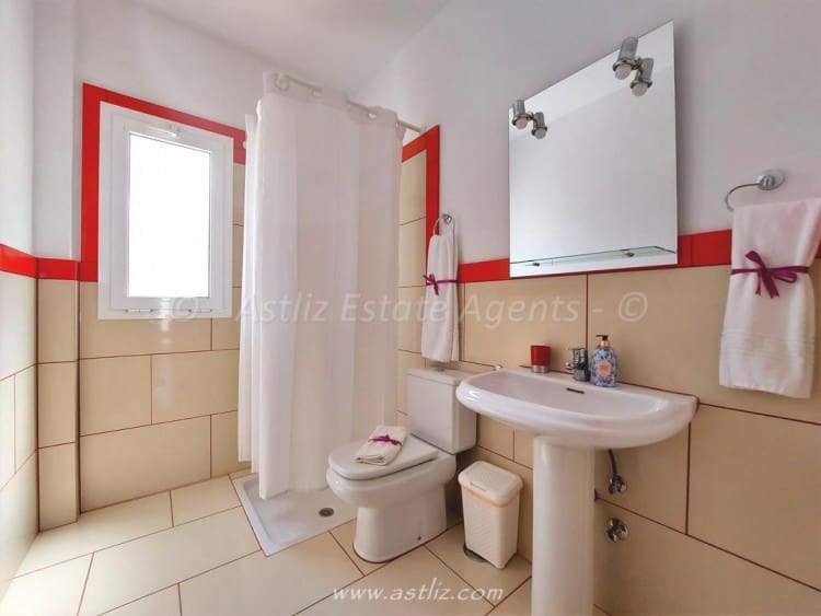 4 soverom Villa til salgs i Playa Paraiso med garasje - € 1 400 000 (Ref: 6917571)