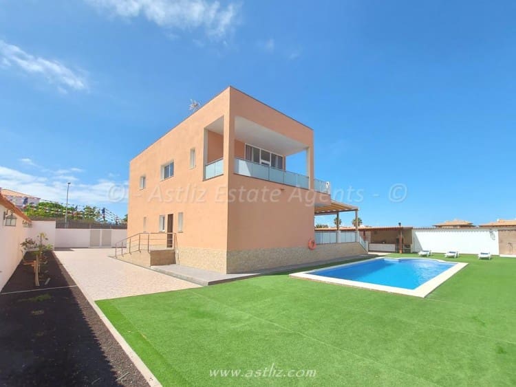 4 soverom Villa til salgs i Playa Paraiso med garasje - € 1 400 000 (Ref: 6917571)