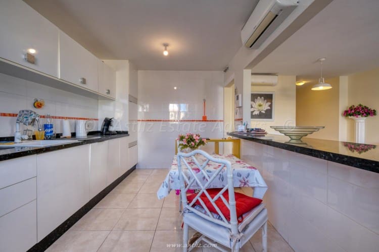 2 bedroom Apartment for sale in Playa San Juan - € 330,000 (Ref: 7856464)