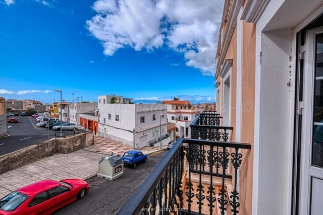 5 soveværelse Villa til salg i Casco Urbano, Adeje - € 750.000 (Ref: 8038886)