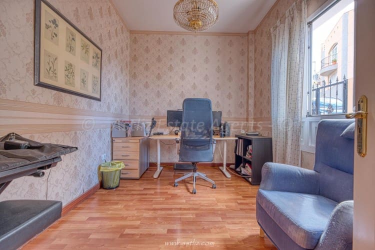 5 Zimmer Villa zu verkaufen in Adeje - 750.000 € (Ref: 8038886)