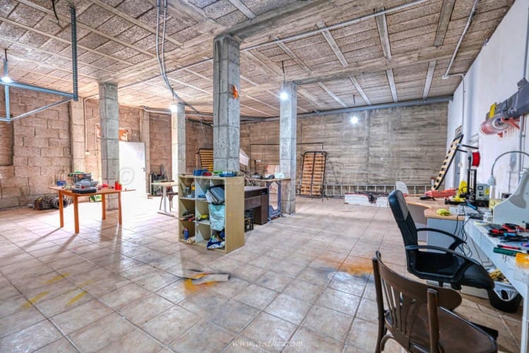 5 Zimmer Villa zu verkaufen in Adeje - 750.000 € (Ref: 8038886)