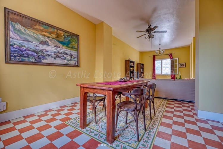 5 Zimmer Villa zu verkaufen in Adeje - 750.000 € (Ref: 8038886)