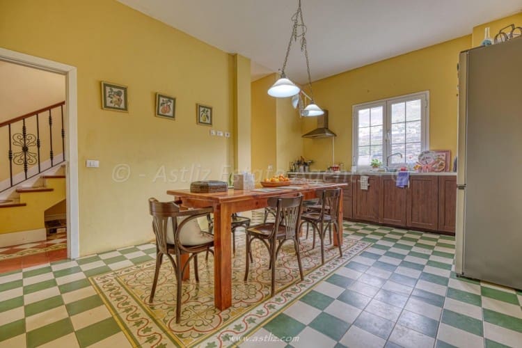 5 Zimmer Villa zu verkaufen in Adeje - 750.000 € (Ref: 8038886)