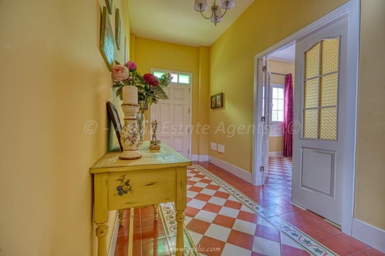 5 Zimmer Villa zu verkaufen in Adeje - 750.000 € (Ref: 8038886)