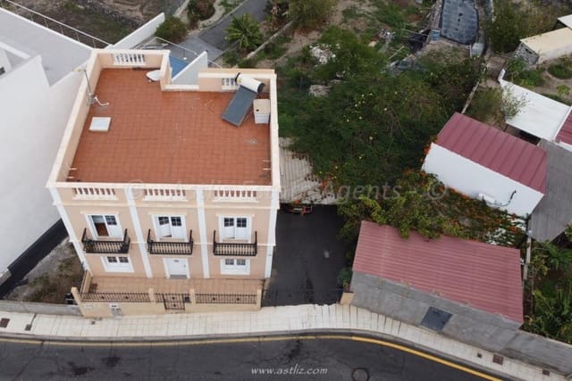 5 Zimmer Villa zu verkaufen in Casco Urbano, Adeje - 750.000 € (Ref: 8038886)