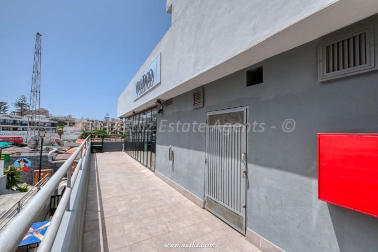 Kommersiell til salgs i Playa de las Americas - € 130 000 (Ref: 8433860)