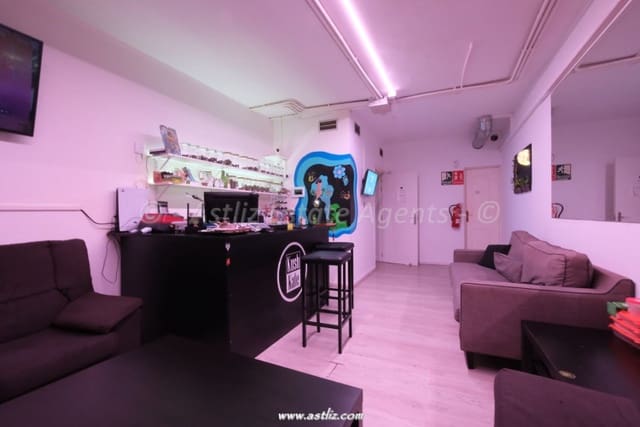 Local Commercial à vendre à Playa de las Americas, Arona - 70 000 € (Ref: 8433861)