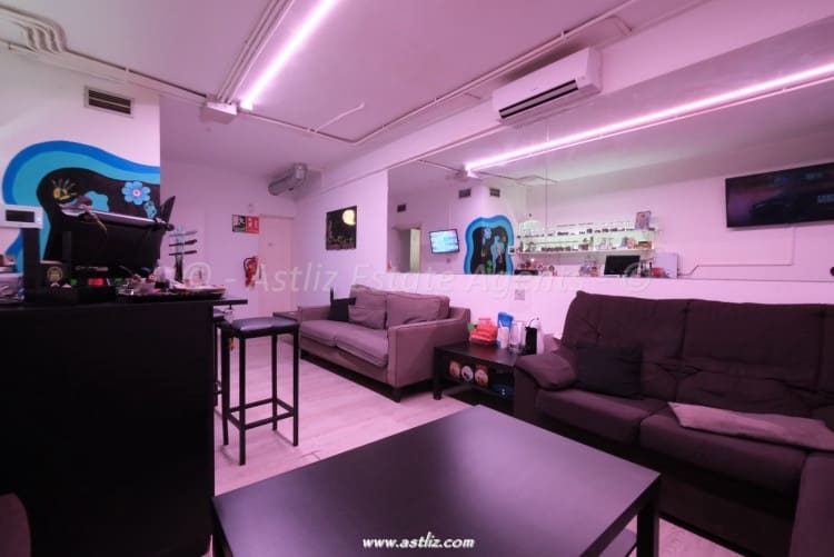 Local Commercial à vendre à Playa de las Americas - 70 000 € (Ref: 8433861)