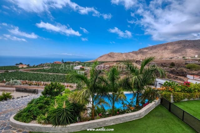5 soverom Villa til salgs i Los Gigantes, Santiago del Teide med svømmebasseng - € 1 950 000 (Ref: 8518536)
