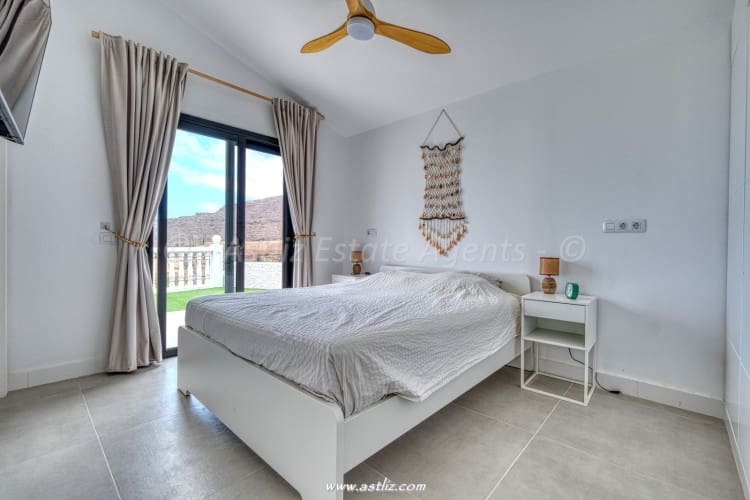 5 soverom Villa til salgs i Los Gigantes med svømmebasseng - € 1 950 000 (Ref: 8518536)