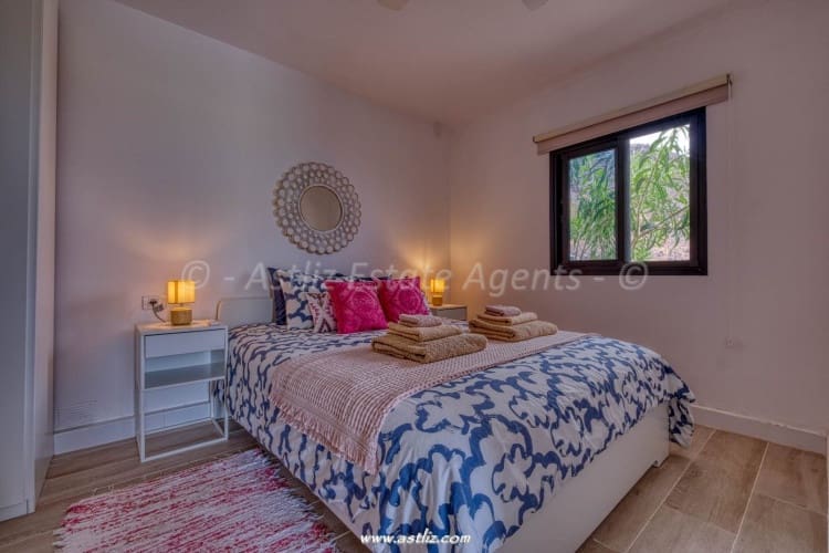 5 makuuhuone Huvila myytävänä paikassa Los Gigantes mukana uima-altaan - 1 950 000 € (Ref: 8518536)