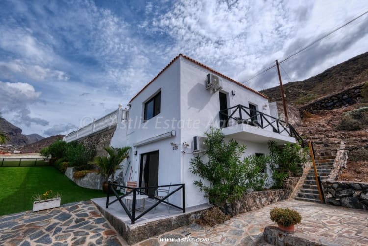 5 makuuhuone Huvila myytävänä paikassa Los Gigantes mukana uima-altaan - 1 950 000 € (Ref: 8518536)