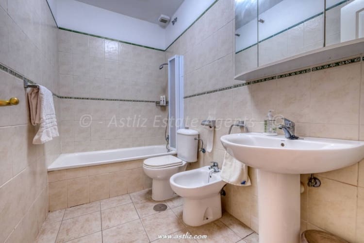 2 bedroom Apartment for sale in Puerto Santiago with pool - € 239,000 (Ref: 8533199)