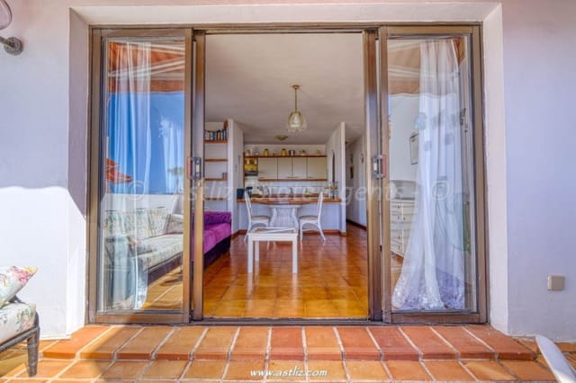 1 soveværelse Lejlighed til salg i Puerto Santiago, Santiago del Teide med swimmingpool - € 290.000 (Ref: 8810880)
