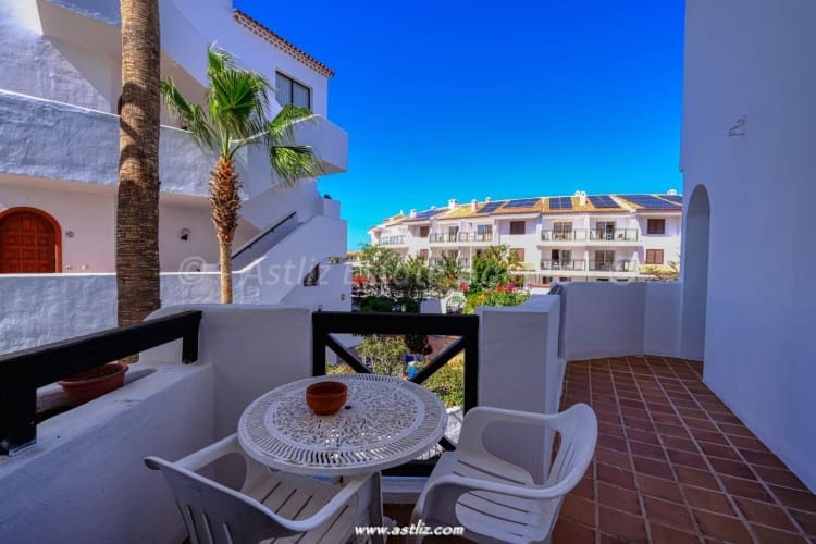 1 soveværelse Lejlighed til salg i Puerto Santiago med swimmingpool - € 290.000 (Ref: 8810880)