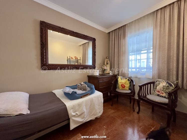 4 soveværelse Villa til salg i Adeje med swimmingpool - € 710.000 (Ref: 8868294)