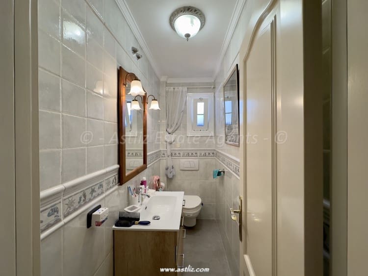 4 soveværelse Villa til salg i Adeje med swimmingpool - € 710.000 (Ref: 8868294)