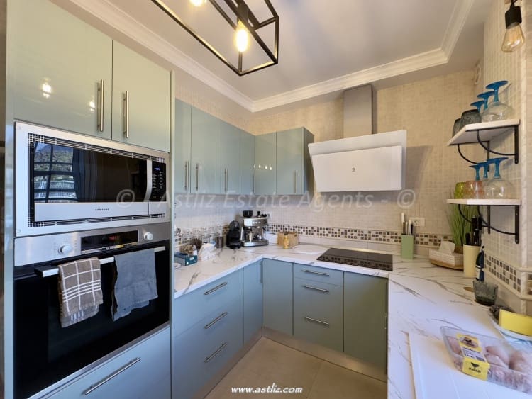 4 soveværelse Villa til salg i Adeje med swimmingpool - € 710.000 (Ref: 8868294)