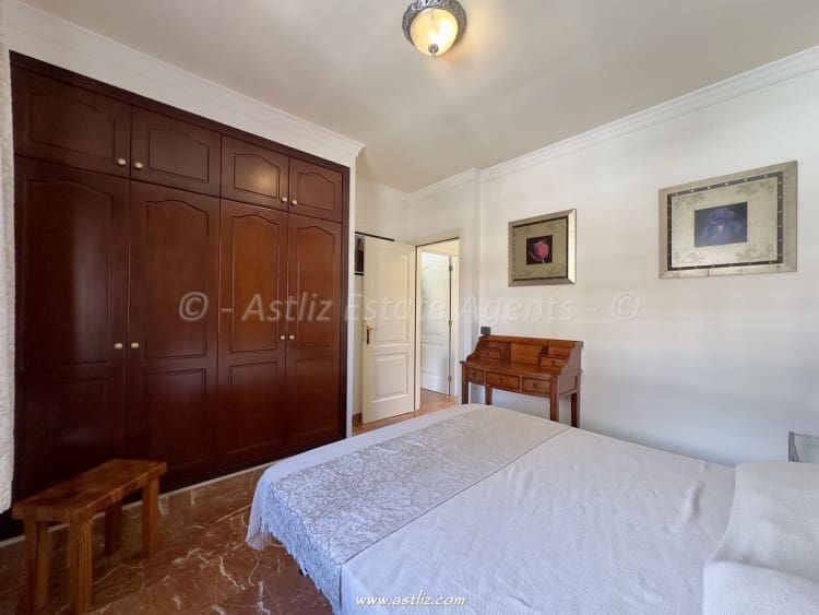 4 soveværelse Villa til salg i Adeje med swimmingpool - € 710.000 (Ref: 8868294)