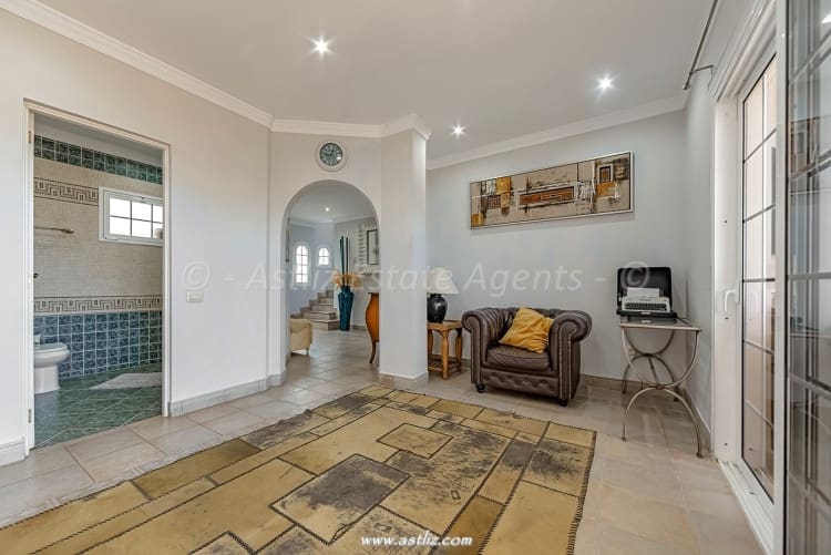 3 soverom Villa til salgs i Callao Salvaje med svømmebasseng - € 795 000 (Ref: 8901601)