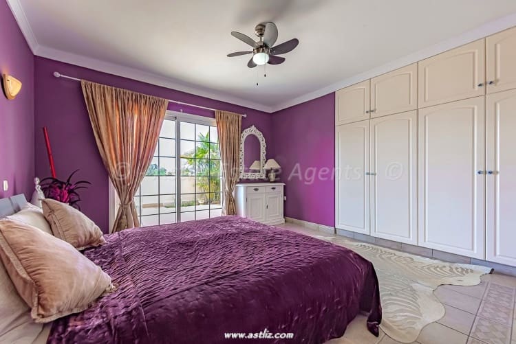 3 soverom Villa til salgs i Callao Salvaje med svømmebasseng - € 795 000 (Ref: 8901601)