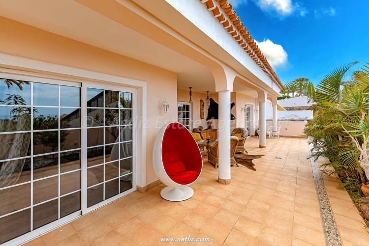 3 soverom Villa til salgs i Callao Salvaje med svømmebasseng - € 795 000 (Ref: 8901601)