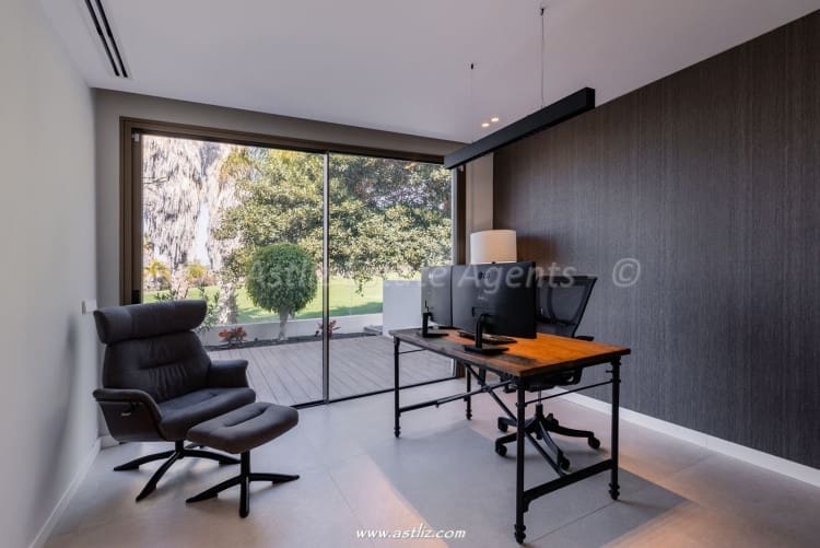 5 soverom Villa til salgs i Costa Adeje med svømmebasseng - € 4 750 000 (Ref: 8904806)