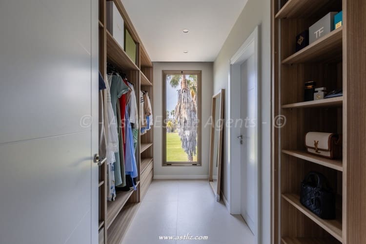 5 soverom Villa til salgs i Costa Adeje med svømmebasseng - € 4 750 000 (Ref: 8904806)