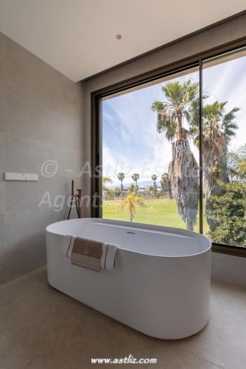 5 soverom Villa til salgs i Costa Adeje med svømmebasseng - € 4 750 000 (Ref: 8904806)