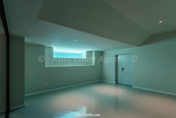 5 soverom Villa til salgs i Costa Adeje med svømmebasseng - € 4 750 000 (Ref: 8904806)