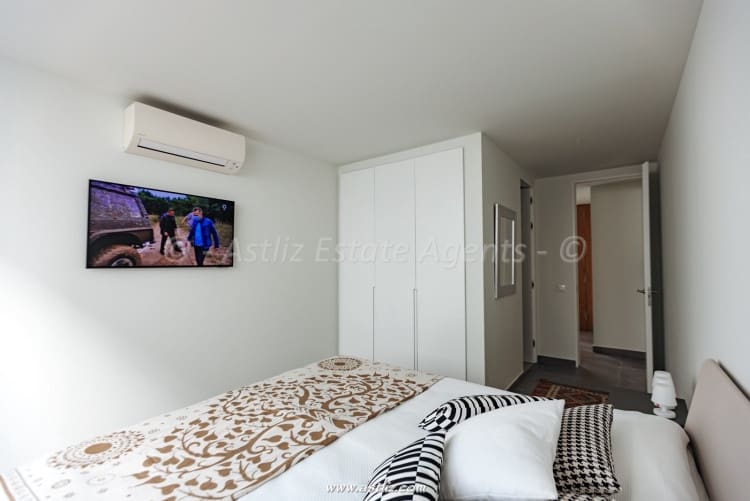 4 soverom Villa til salgs i Callao Salvaje med svømmebasseng - € 1 490 000 (Ref: 8913611)