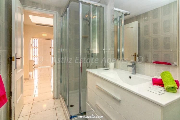 5 soverom Villa til salgs i Callao Salvaje med svømmebasseng - € 1 130 000 (Ref: 8940936)