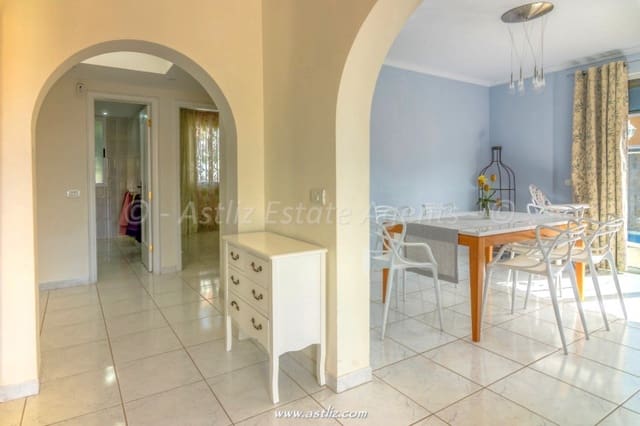 5 soveværelse Villa til salg i Callao Salvaje, Adeje med swimmingpool - € 1.130.000 (Ref: 8940936)