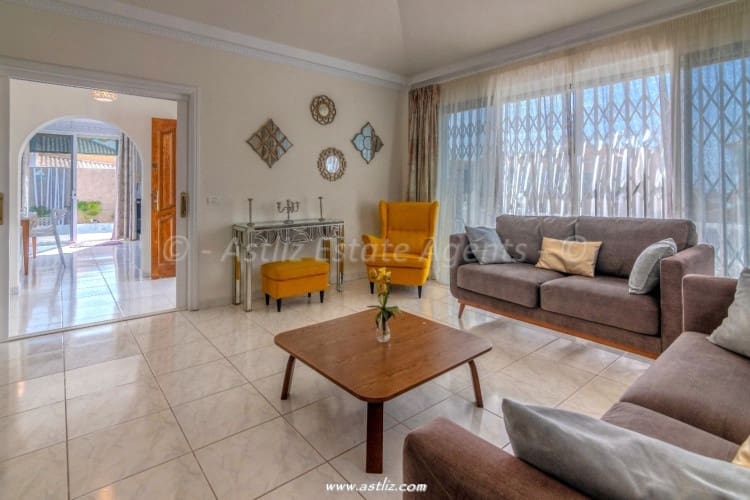 5 soverom Villa til salgs i Callao Salvaje med svømmebasseng - € 1 130 000 (Ref: 8940936)