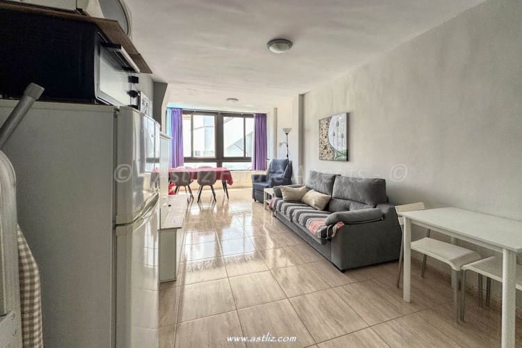 1 soverom Leilighet til salgs i Los Cristianos med svømmebasseng - € 235 000 (Ref: 9009944)