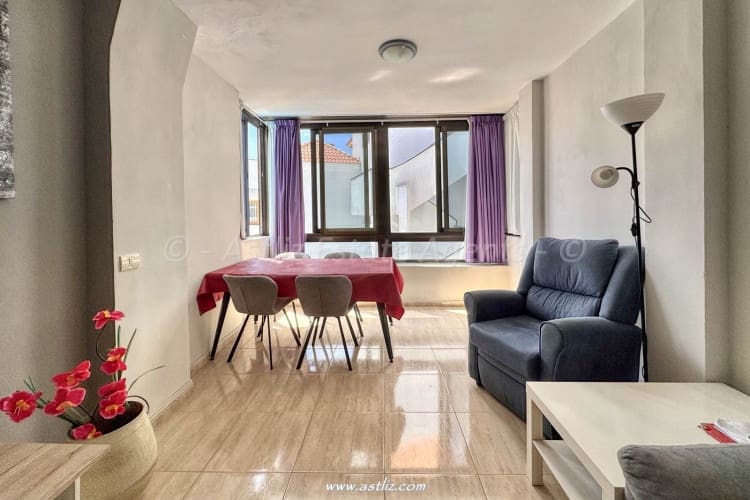 1 soverom Leilighet til salgs i Los Cristianos med svømmebasseng - € 235 000 (Ref: 9009944)