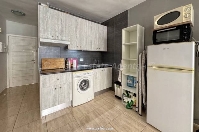 1 soverom Leilighet til salgs i Los Cristianos, Arona med svømmebasseng - € 235 000 (Ref: 9009944)