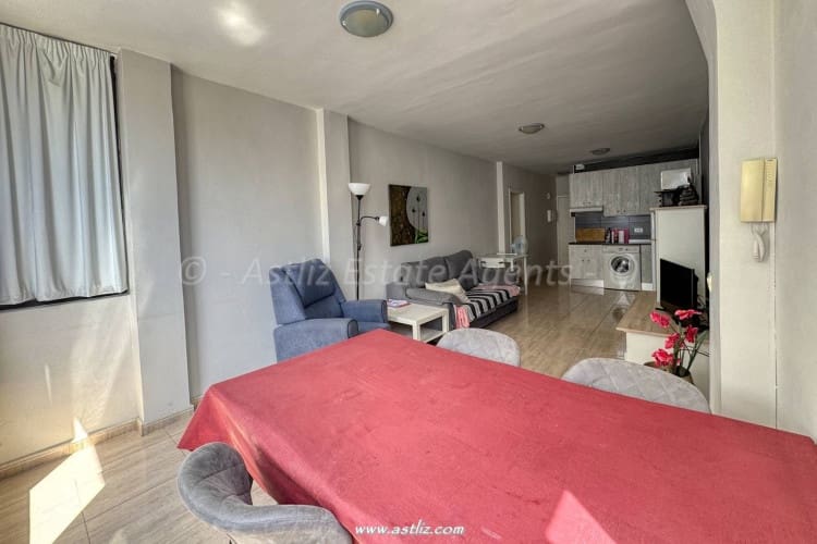 1 soverom Leilighet til salgs i Los Cristianos med svømmebasseng - € 235 000 (Ref: 9009944)