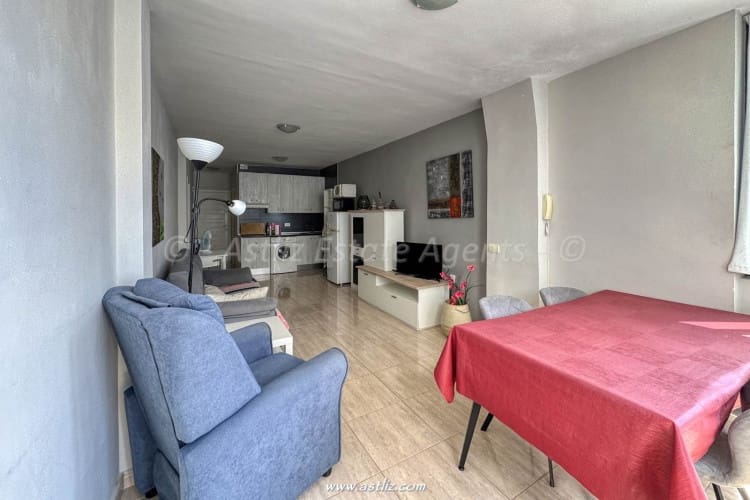 1 soverom Leilighet til salgs i Los Cristianos med svømmebasseng - € 235 000 (Ref: 9009944)