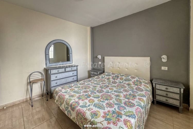 1 soverom Leilighet til salgs i Los Cristianos med svømmebasseng - € 235 000 (Ref: 9009944)