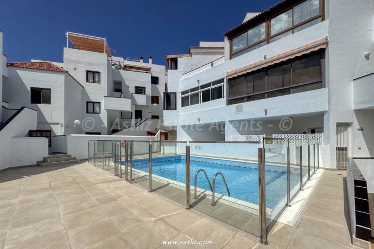 1 soverom Leilighet til salgs i Los Cristianos med svømmebasseng - € 235 000 (Ref: 9009944)