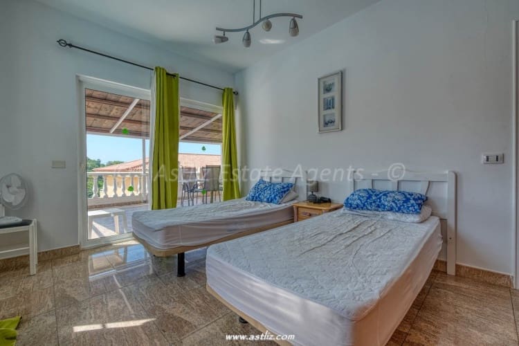 2 soverom Villa til salgs i Costa Adeje med svømmebasseng - € 775 000 (Ref: 9023821)