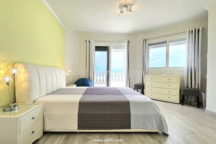 2 slaapkamer Appartement te koop in Los Gigantes - € 490.000 (Ref: 9030031)