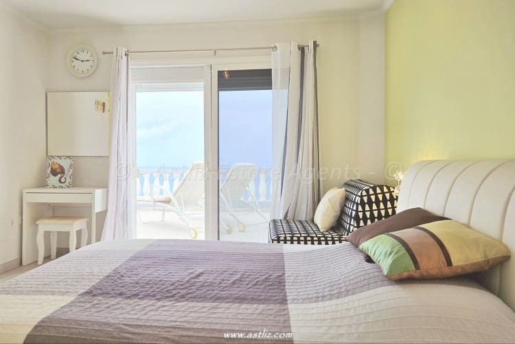 2 slaapkamer Appartement te koop in Los Gigantes - € 490.000 (Ref: 9030031)