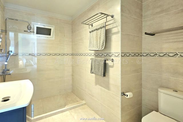 2 slaapkamer Appartement te koop in Los Gigantes, Santiago del Teide - € 490.000 (Ref: 9030031)