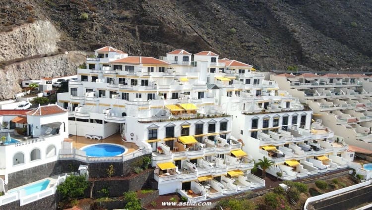 2 slaapkamer Appartement te koop in Los Gigantes - € 490.000 (Ref: 9030031)
