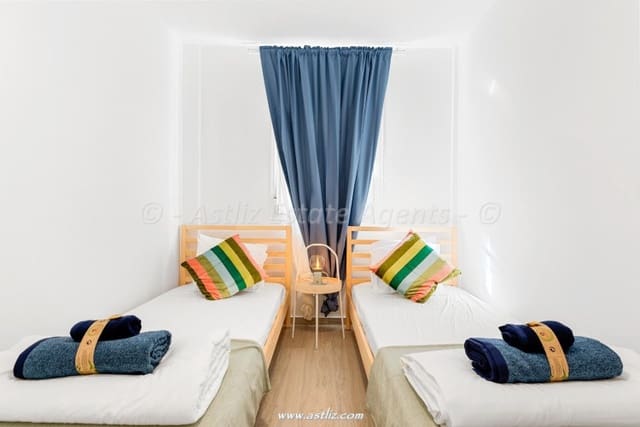 3 soveværelse Villa til salg i Amarilla Golf, San Miguel de Abona med swimmingpool - € 445.000 (Ref: 9033281)